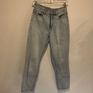 American Eagle Light Blue Mom Jeans Sjze 2